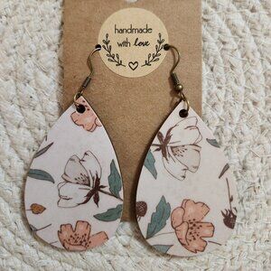 ~Handmade~ vintage style, boho, botanical earrings